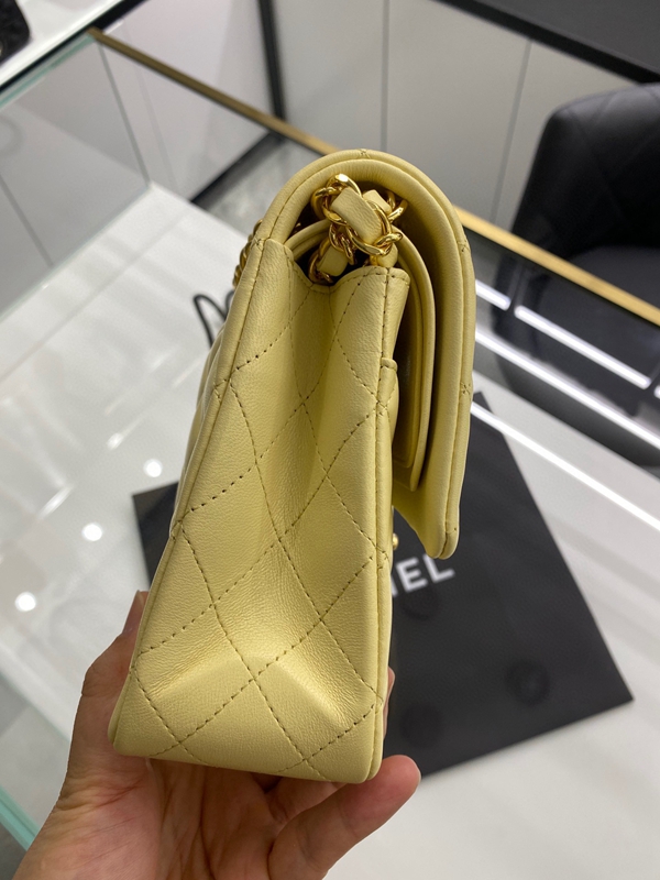 シャネルバッグレプリカ側面デザイン